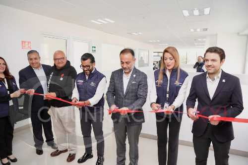 Inaugura Fernando Flores call center de app *7311